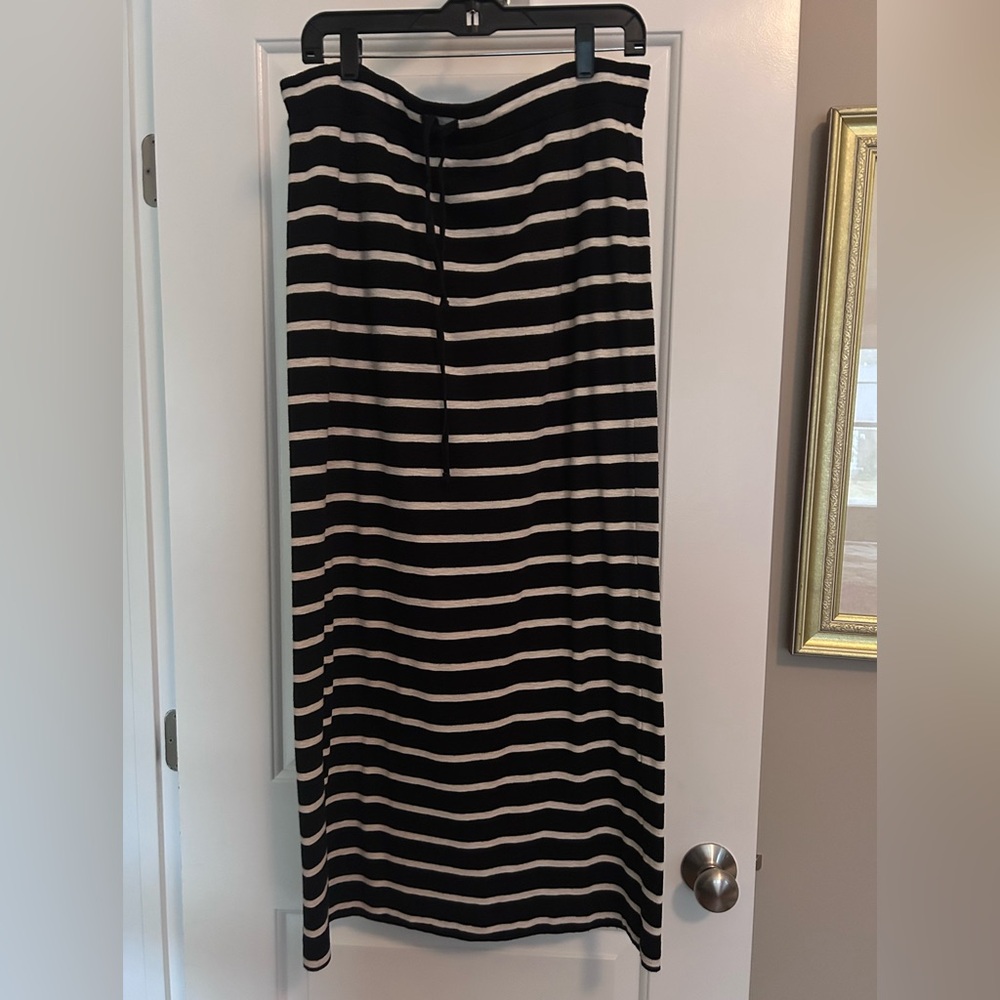 Lou & Grey Black and White Striped long skirt